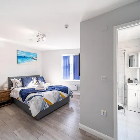 Bv Studios With Ensuite Showers & Share Kitchens Prime Location Near Hospital, Town Center Apt 4 St Helens  Экстерьер фото