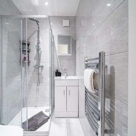 Bv Studios With Ensuite Showers & Share Kitchens Prime Location Near Hospital, Town Center Apt 4 St Helens  Экстерьер фото