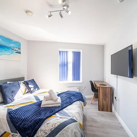 Bv Studios With Ensuite Showers & Share Kitchens Prime Location Near Hospital, Town Center Apt 4 St Helens  Экстерьер фото