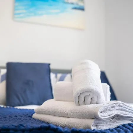 Bv Studios With Ensuite Showers & Share Kitchens Prime Location Near Hospital, Town Center Apt 4 St Helens  Экстерьер фото