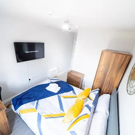 Bv Studios With Ensuite Showers & Share Kitchens Prime Location Near Hospital, Town Center Apt 4 St Helens  Экстерьер фото