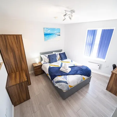 Bv Studios With Ensuite Showers & Share Kitchens Prime Location Near Hospital, Town Center Apt 4 St Helens  Экстерьер фото