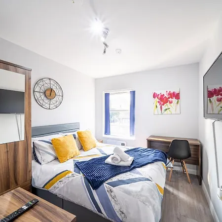 Bv Studios With Ensuite Showers & Share Kitchens Prime Location Near Hospital, Town Center Apt 4 St Helens  Экстерьер фото