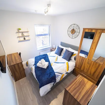 Bv Studios With Ensuite Showers & Share Kitchens Prime Location Near Hospital, Town Center Apt 4 St Helens  Номер фото